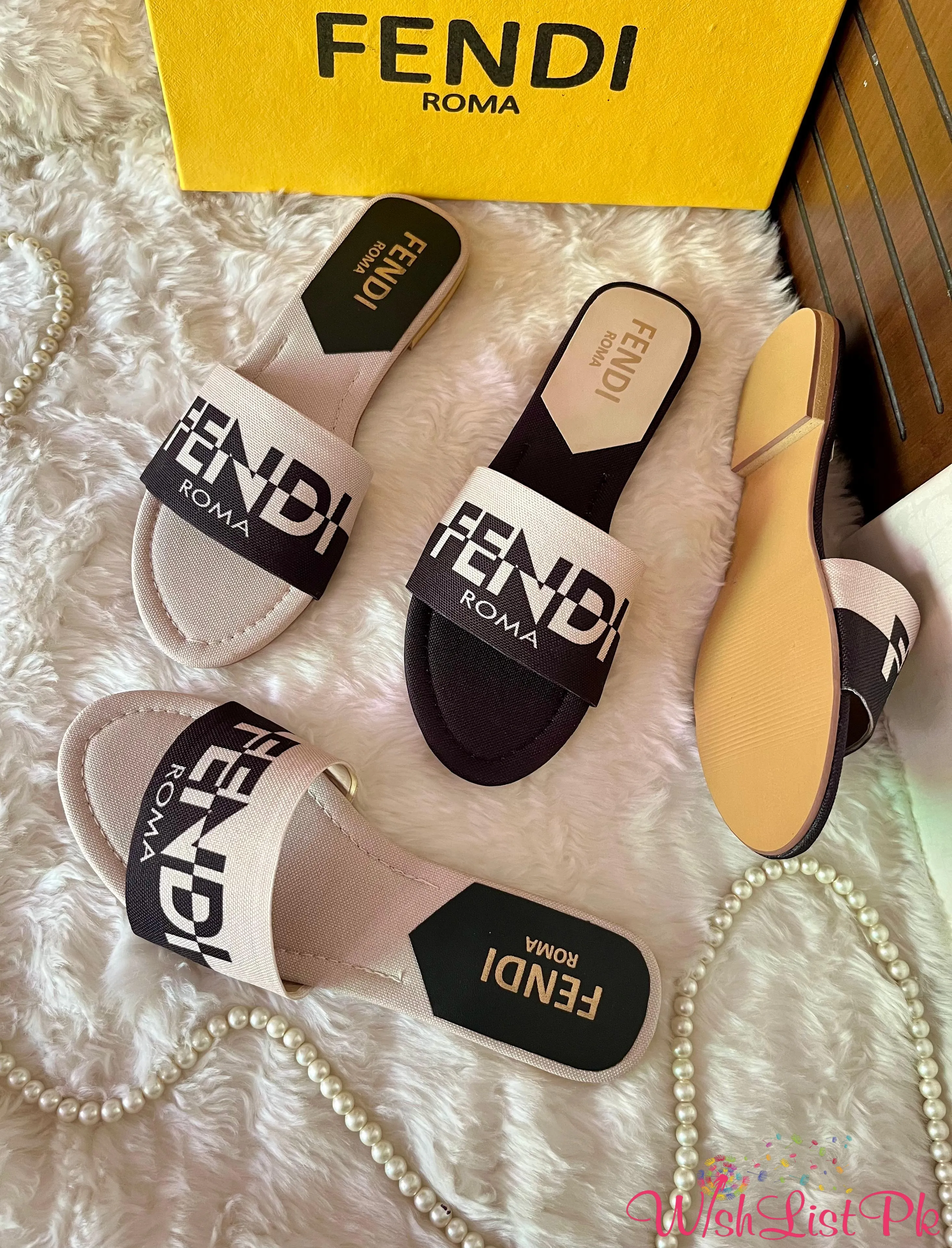 Fendi Roma Slippers 