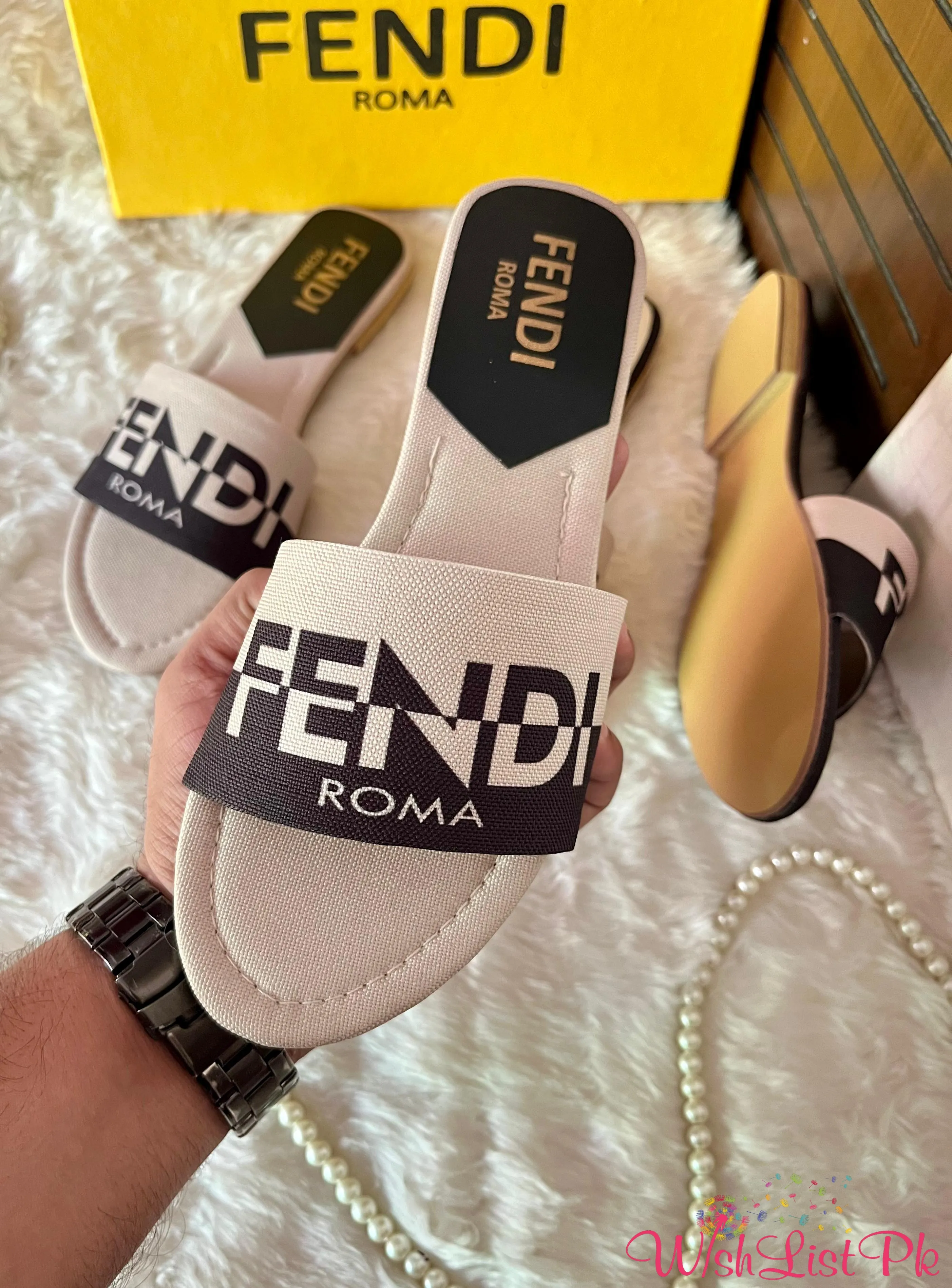 Fendi Roma Slippers 