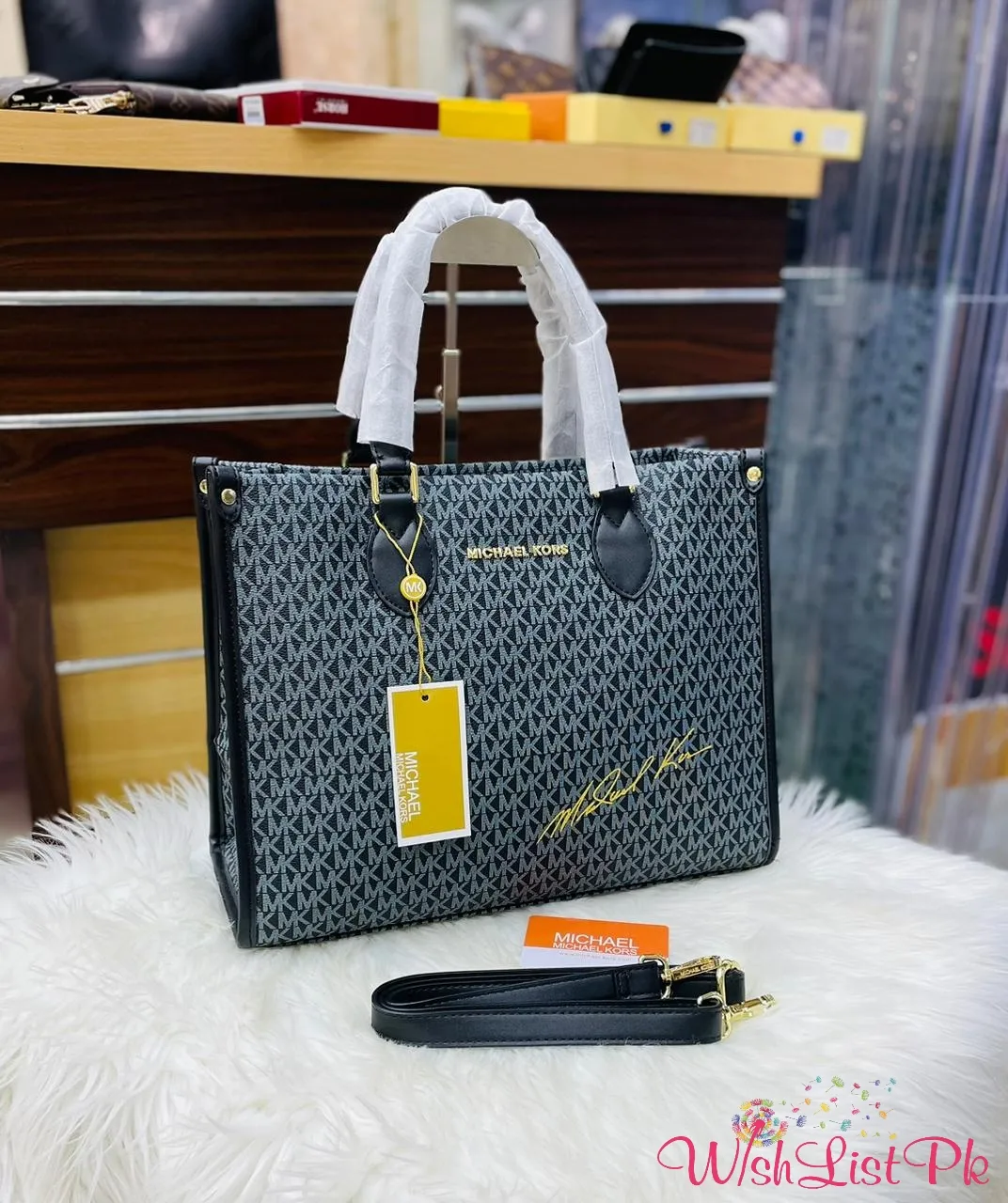 Michael Kors. Aaa Quality 