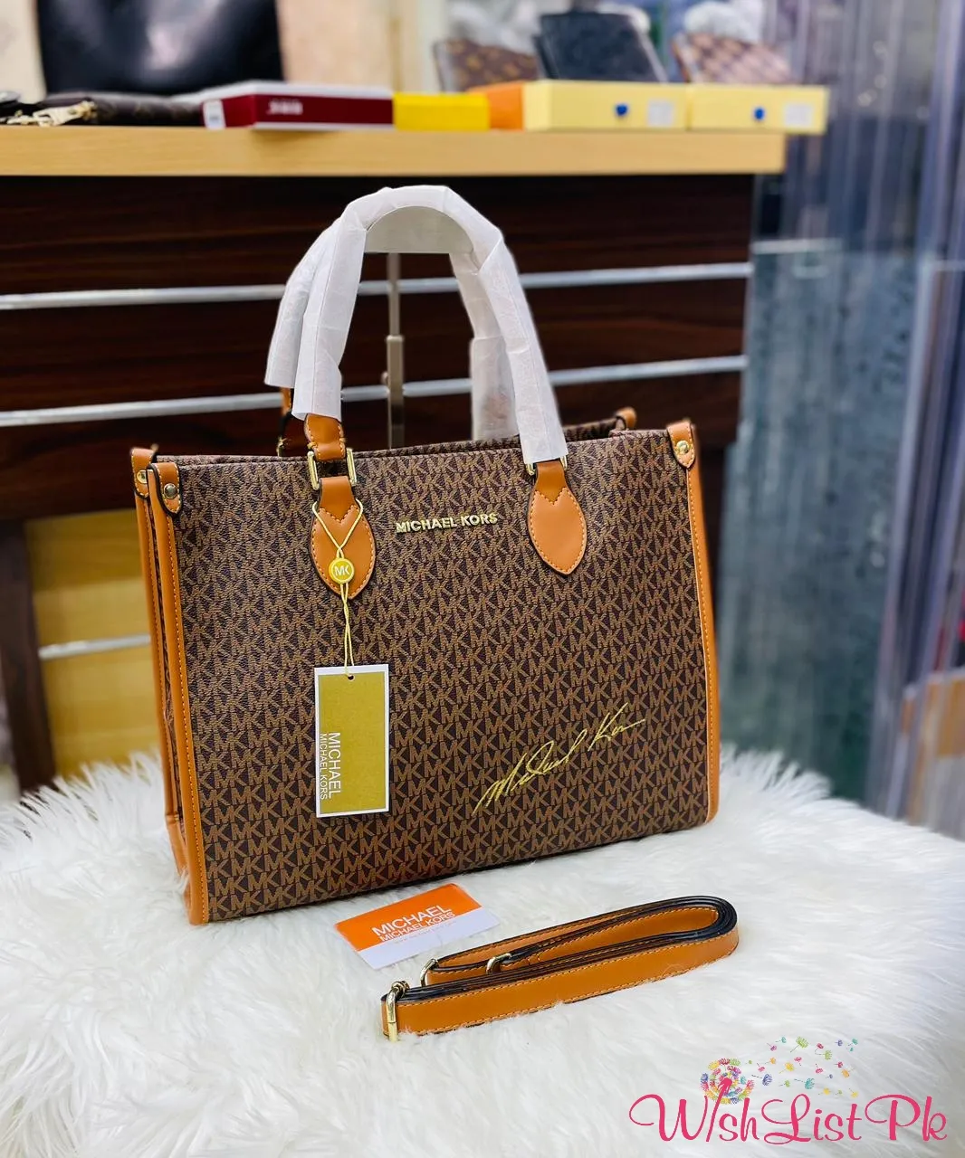 Michael Kors. Aaa Quality 