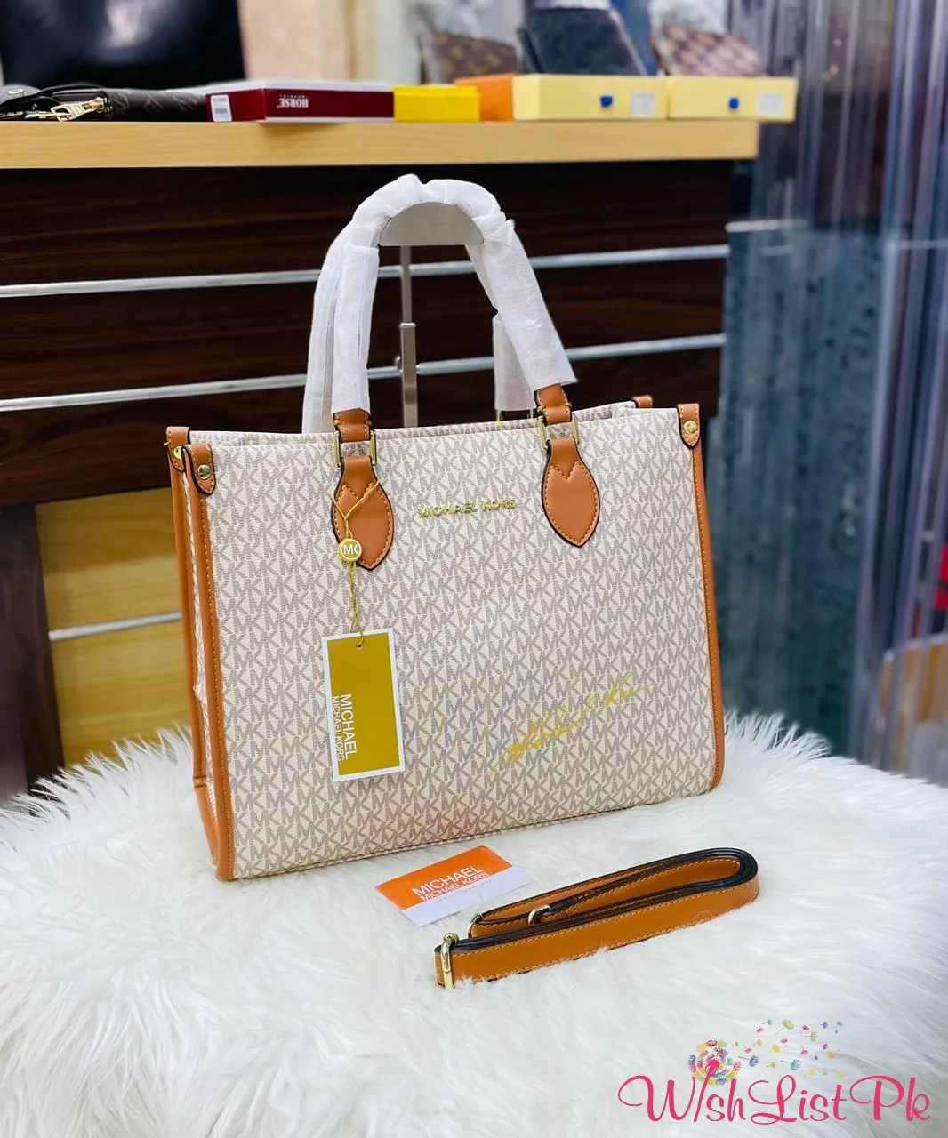 Michael Kors. Aaa Quality 