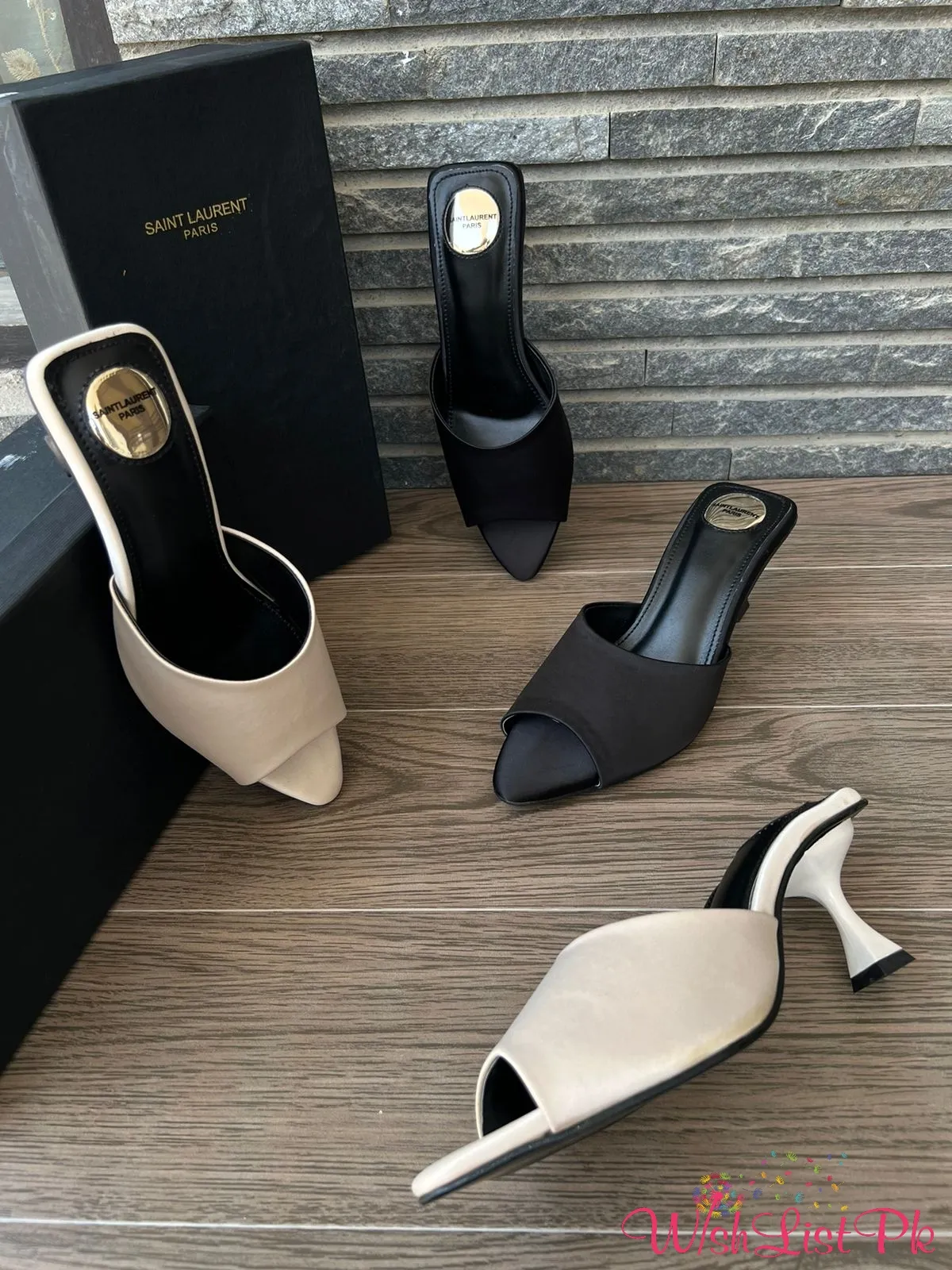 YSL PLAIN HEEL